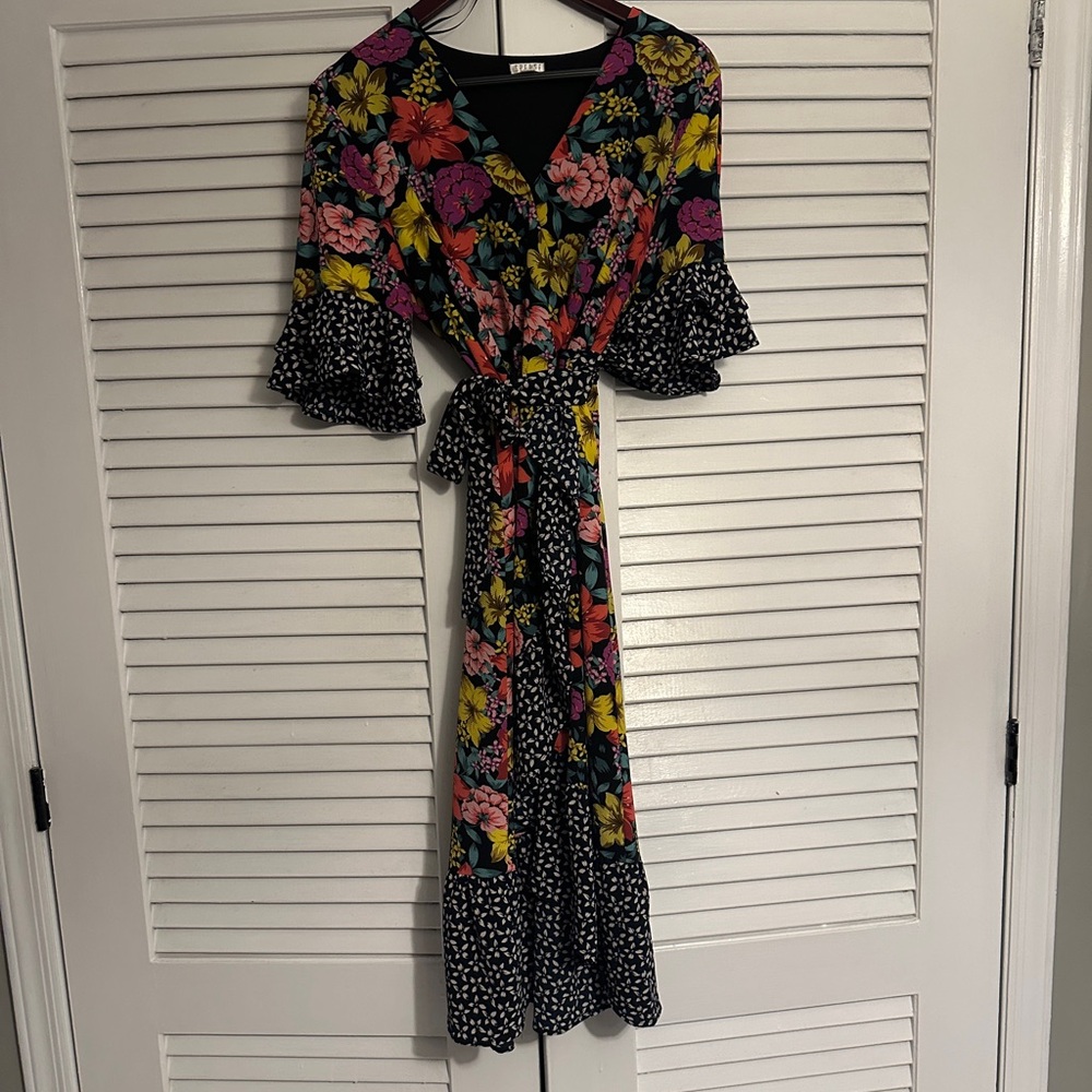 Spense Wrap Floral Dress Size 12